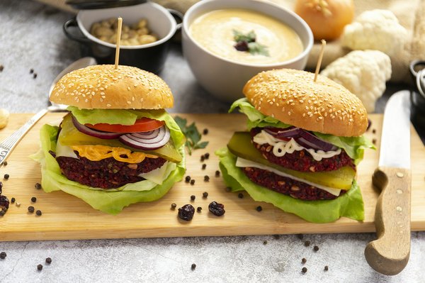 Comment préparer un menu de camping pour les végétariens et les végétaliens?