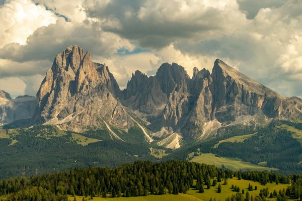 Quels conseils pour une randonnée dans les montagnes des Dolomites en Italie?